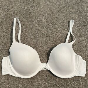 PINK Victoria’s Secret Wear Everywhere Demi lightly lined bra